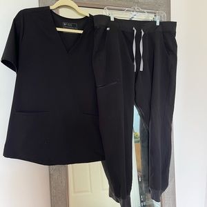 Figs 2 pocket top and Zamora jogger